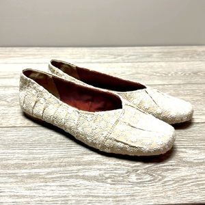 Korks Kork Ease Palmer Slip On Floral EmbroideryFabric Ballet Flats Womens 8